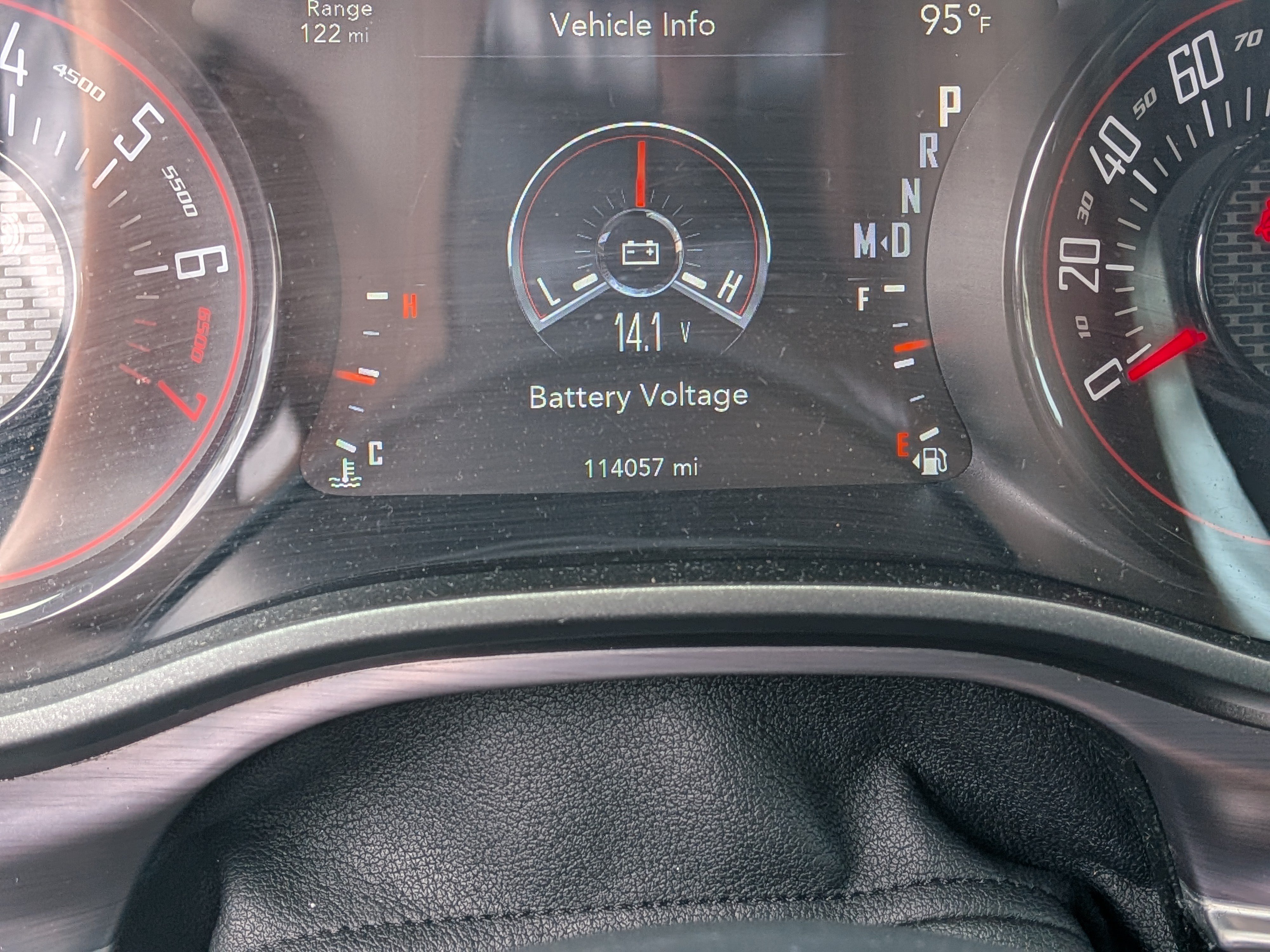 Used 2016 Pitch Black Clearcoat Dodge SXT image 25