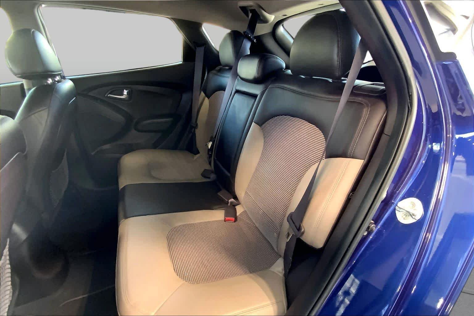 Used 2011 Iris Blue Hyundai GLS image 20