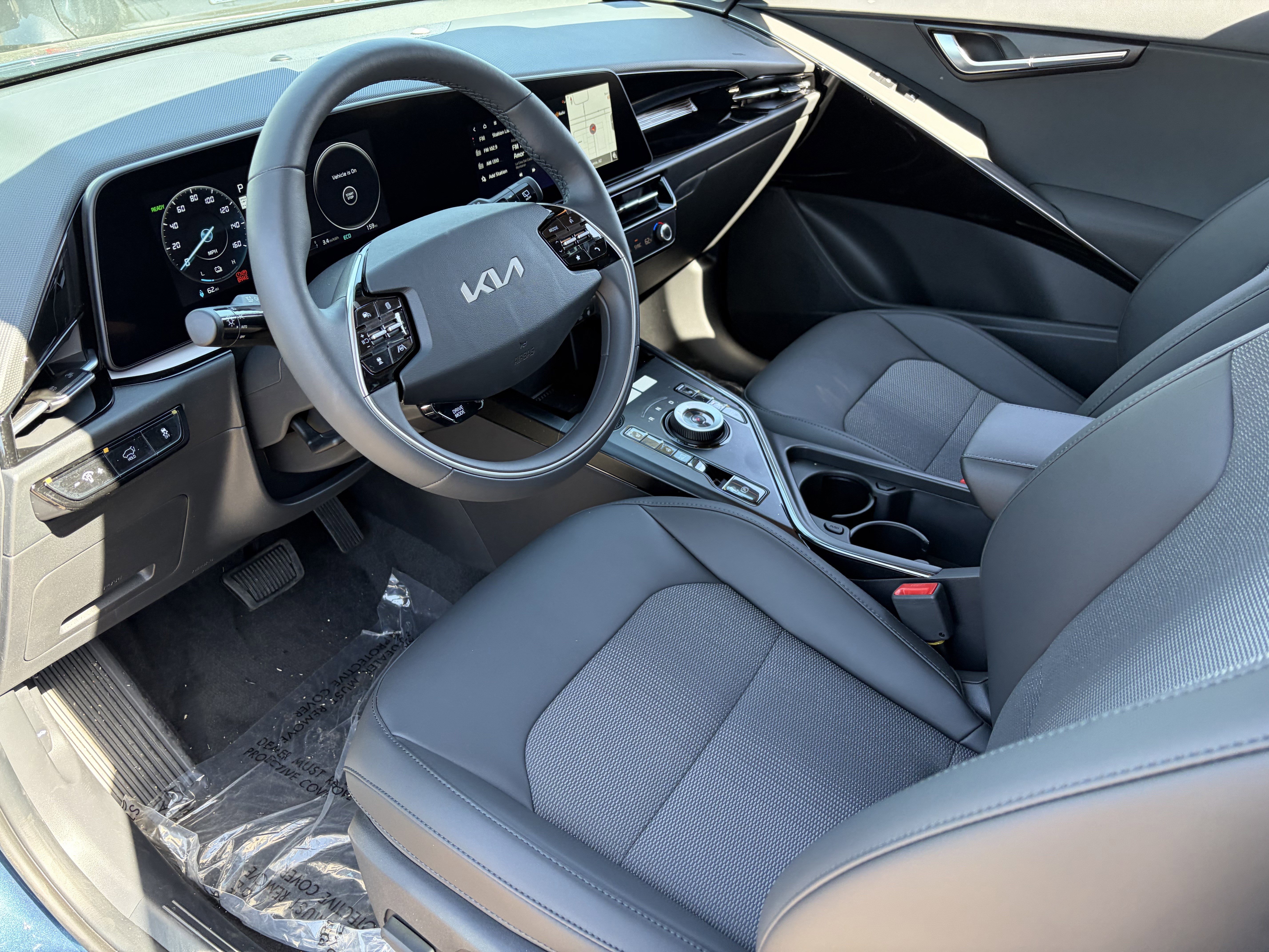 New 2026 Mineral Blue Kia WIND image 16