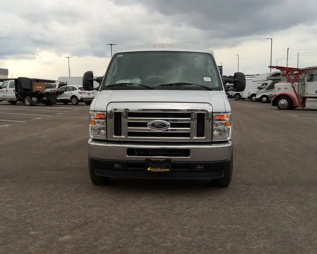 New 2025 Oxford White Ford Base image 7