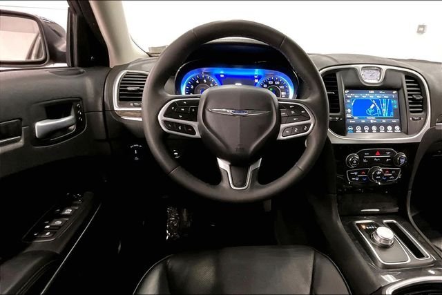 2023 Chrysler 300 Touring L - Photo 6