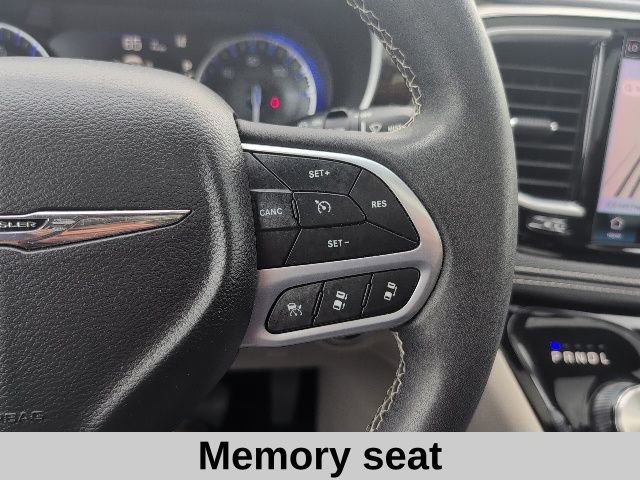 Used 2023 Black Chrysler Limited image 8