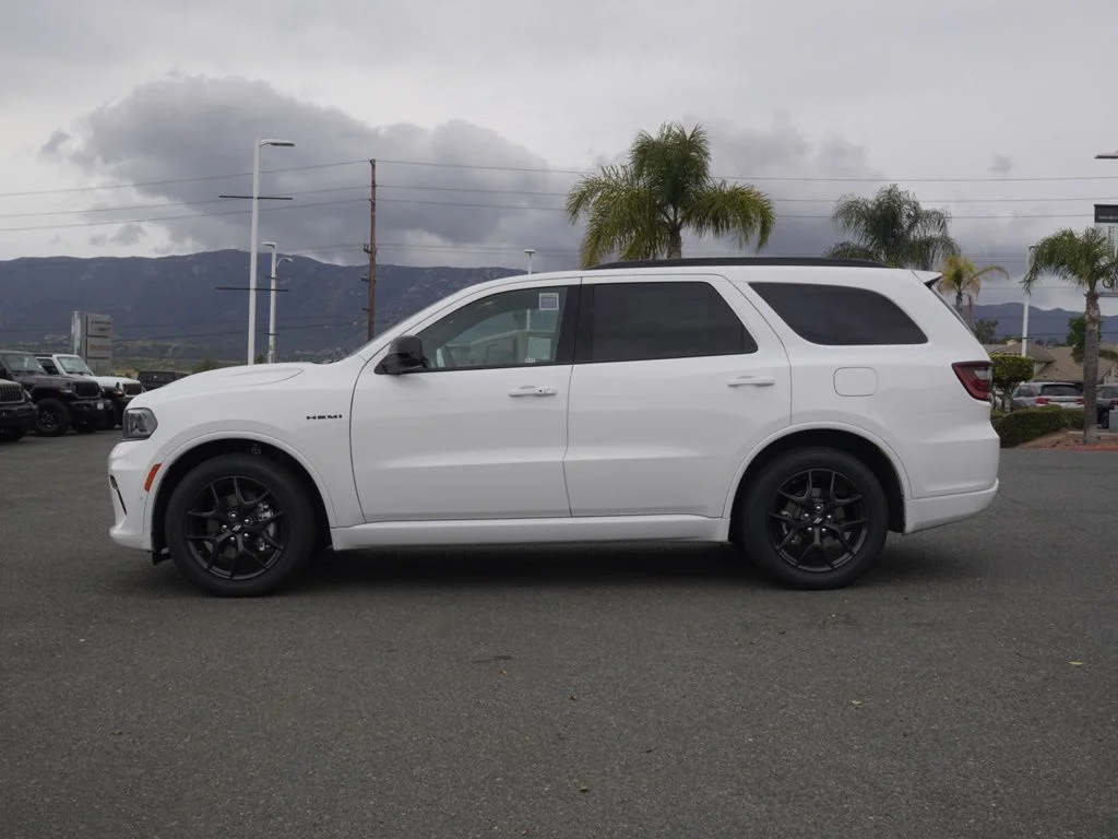 New 2026 White Knuckle Clear-Coat Exterior Paint Dodge GT HEMI V8 image 6