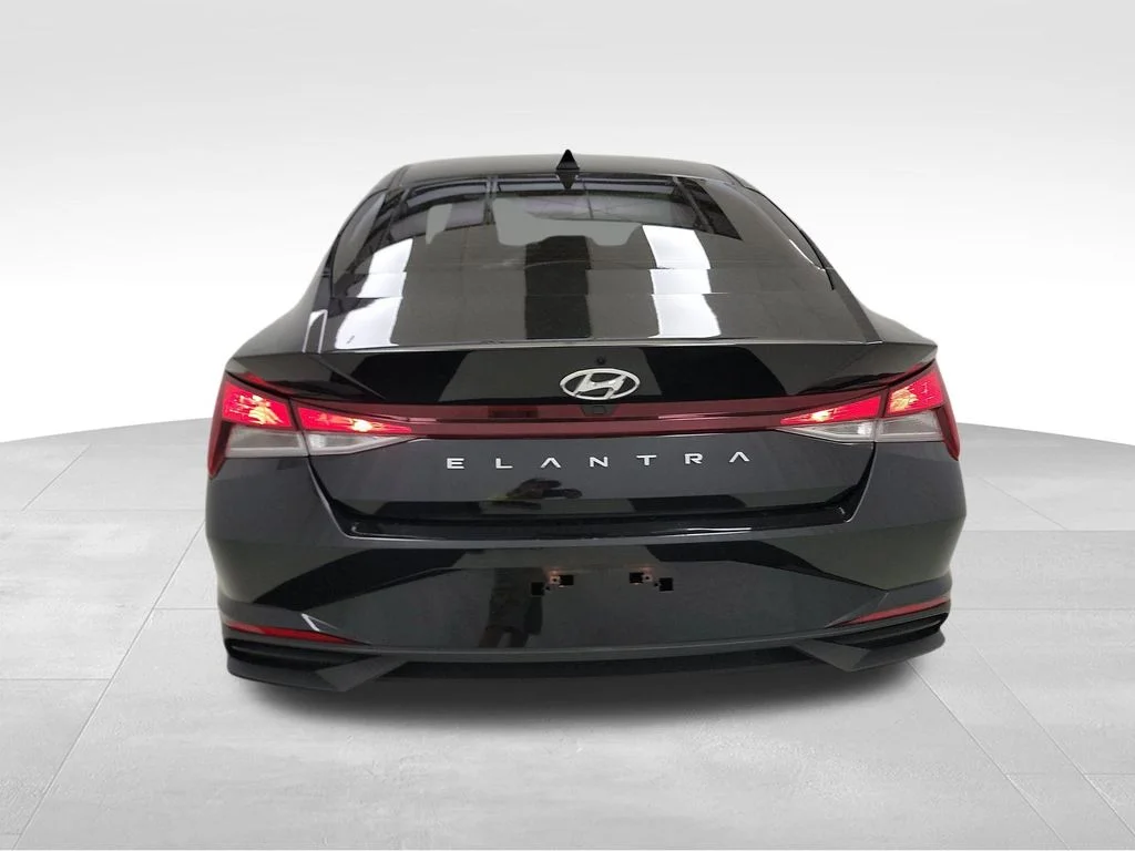 Used 2023 Black Hyundai SEL image 9