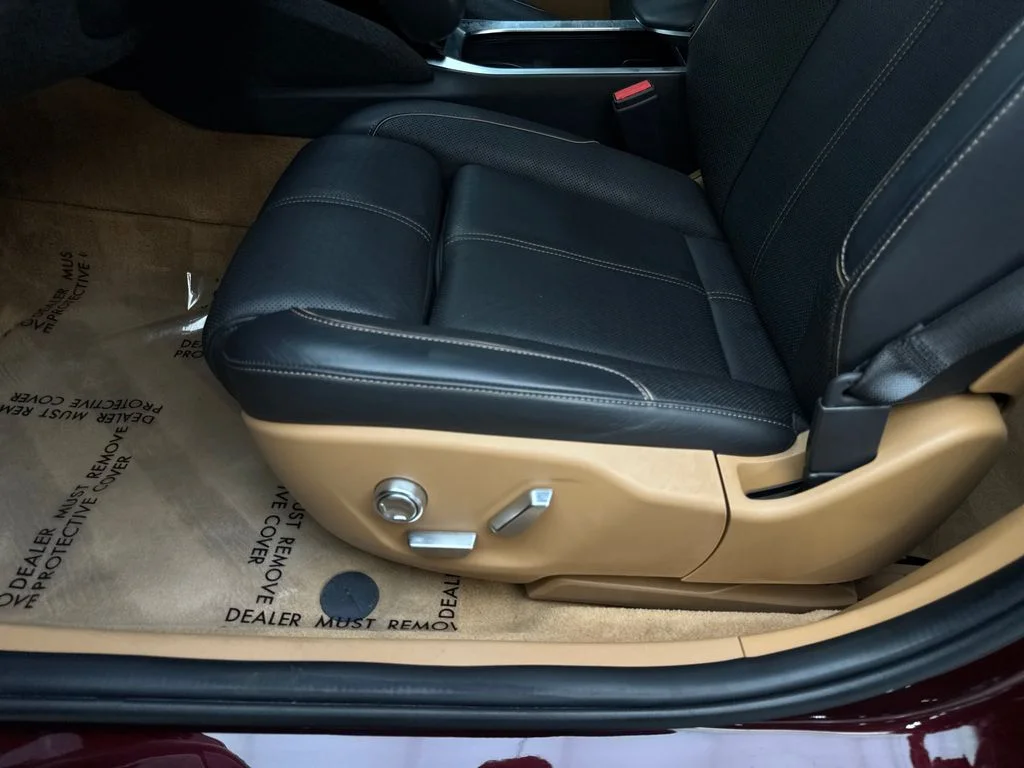 Used 2022 Red Lucid Grand Touring image 27