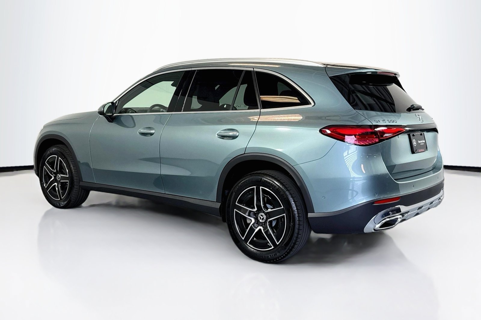 New 2026 Verde Silver Metallic Mercedes-Benz GLC 300 image 7