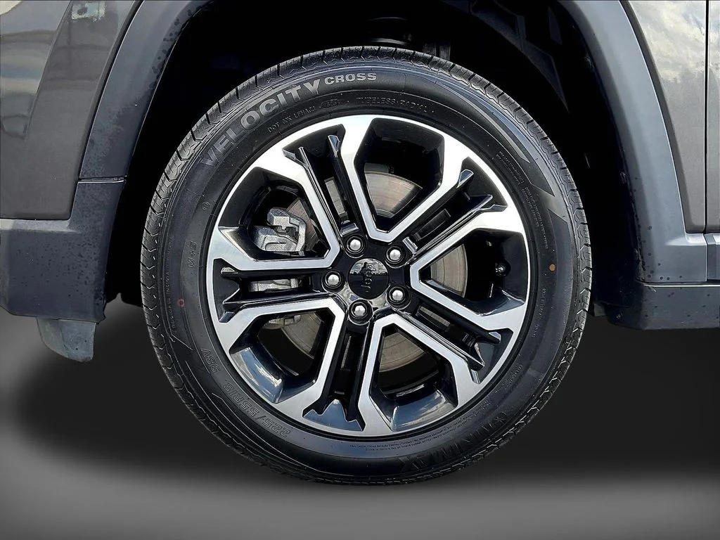 Used 2024 Gray Jeep Limited image 31