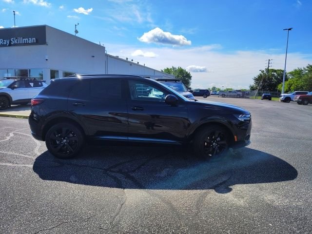 Used 2023 Black Buick Essence image 9
