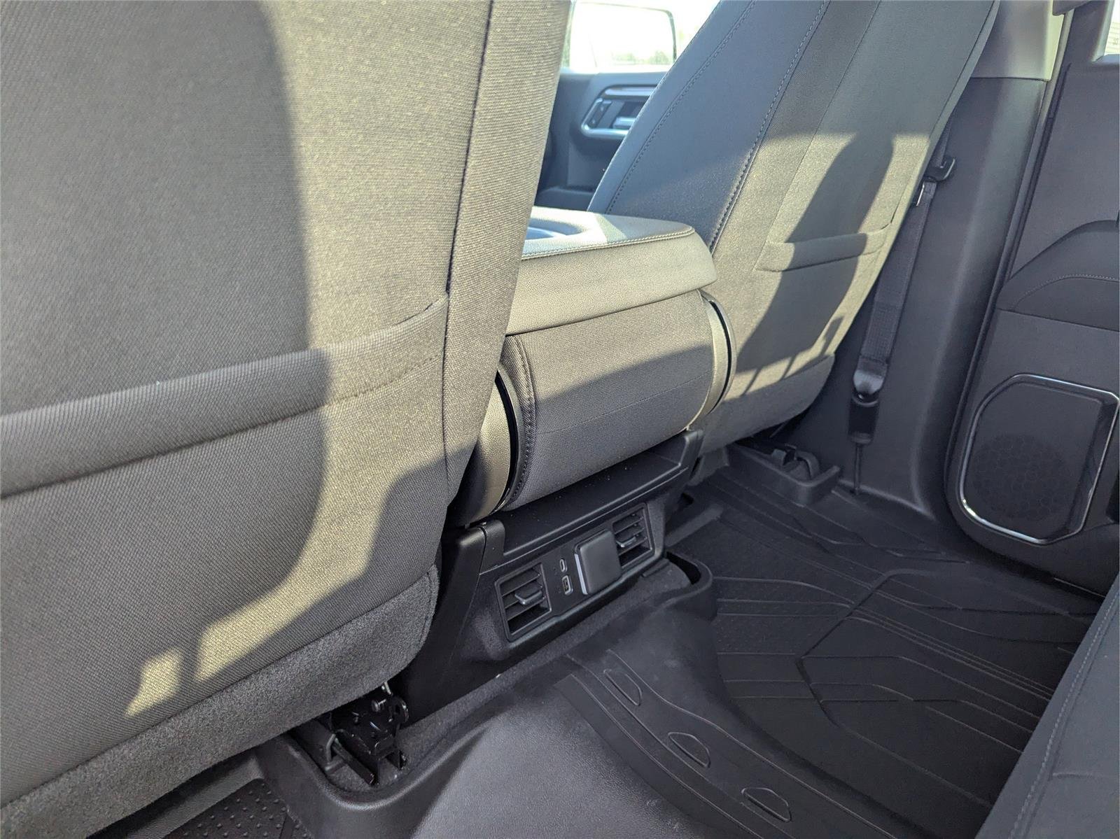 2026 Chevrolet Silverado 1500 LT - Photo 15