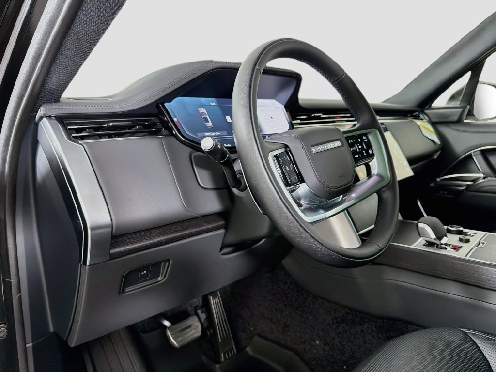 New 2027 Santorini Black Land Rover SE image 9