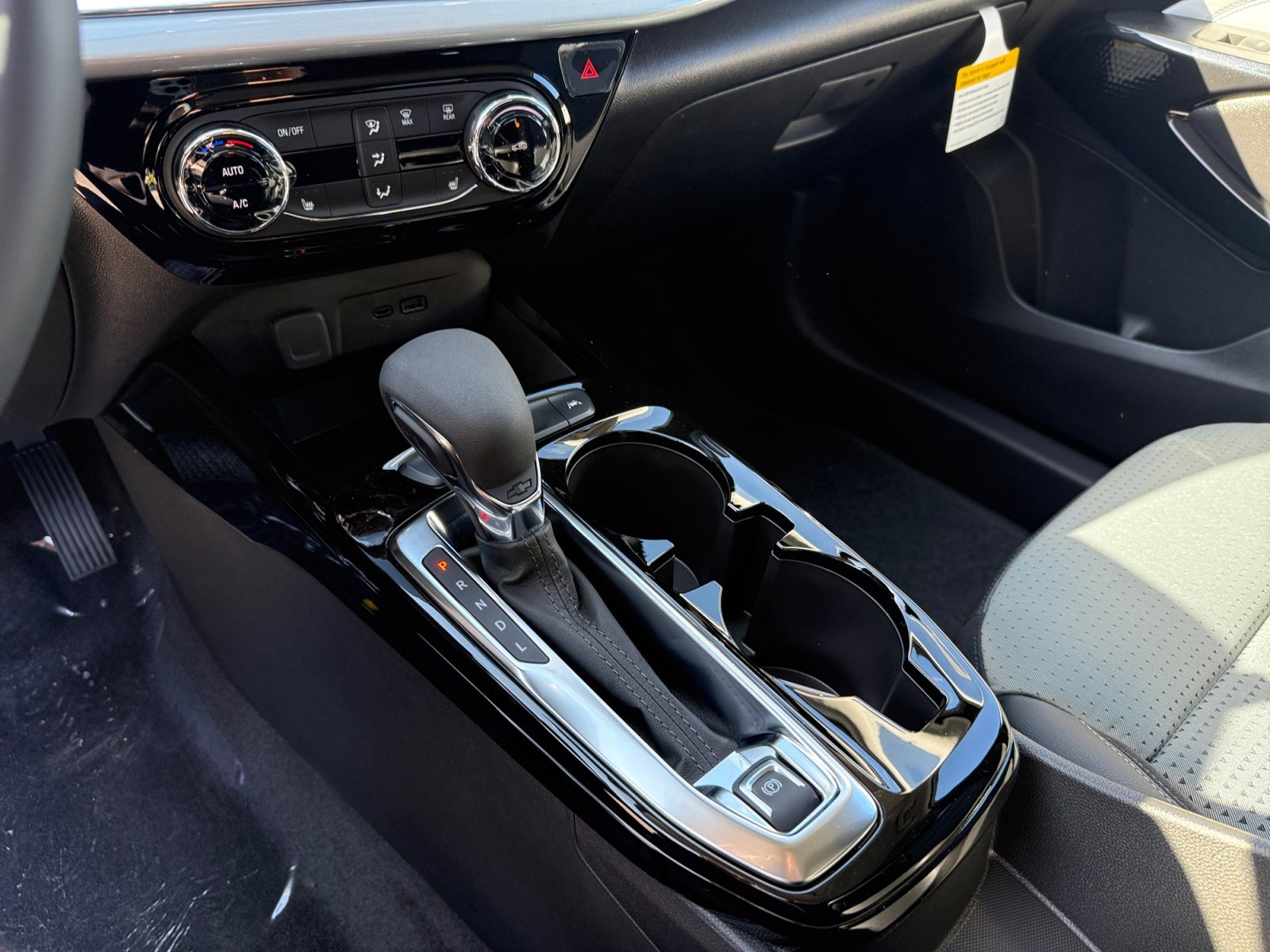 New 2026 Mosaic Black Metallic Chevrolet LT image 13