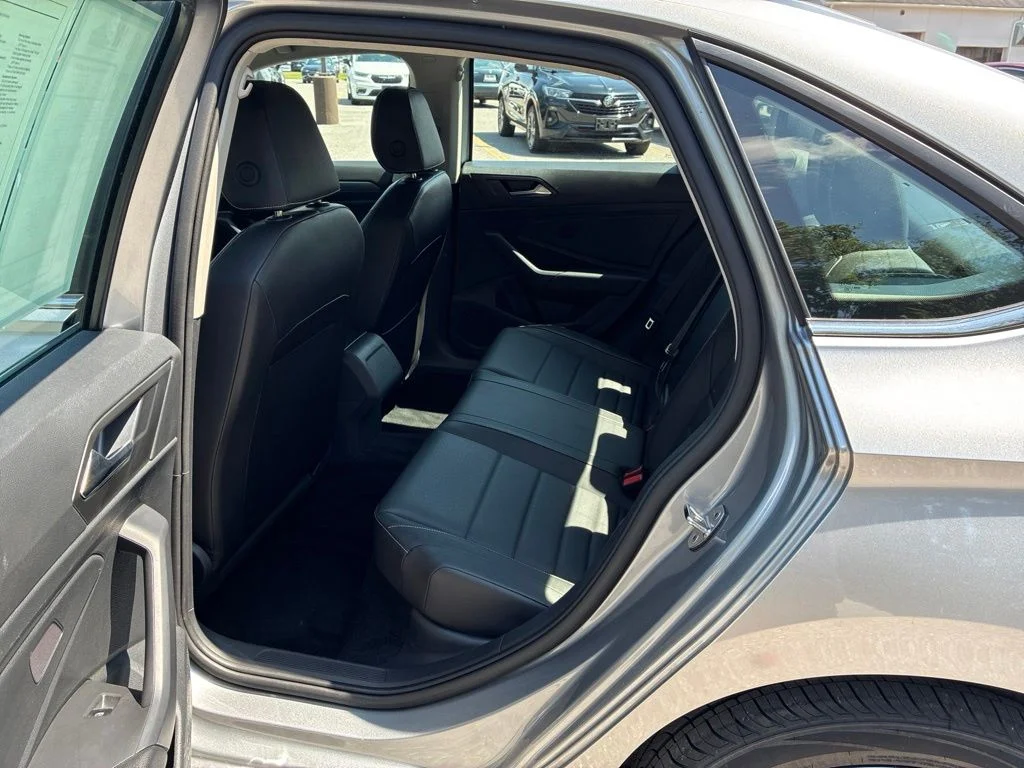 Certified Used 2024 Silver Volkswagen 1.5T SE image 40