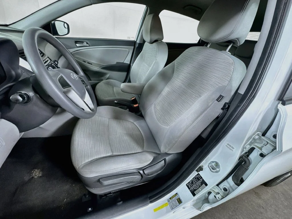 Used 2016 White Hyundai SE image 22