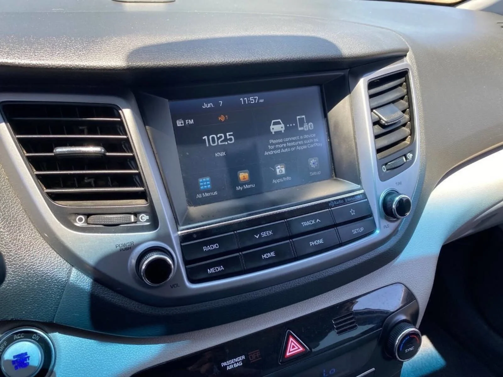 Used 2018 Molten Silver Hyundai Value image 38
