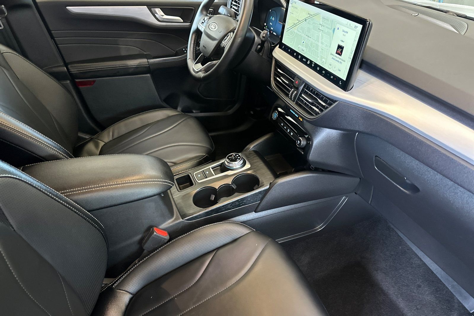Used 2025 Silver Ford Base image 16