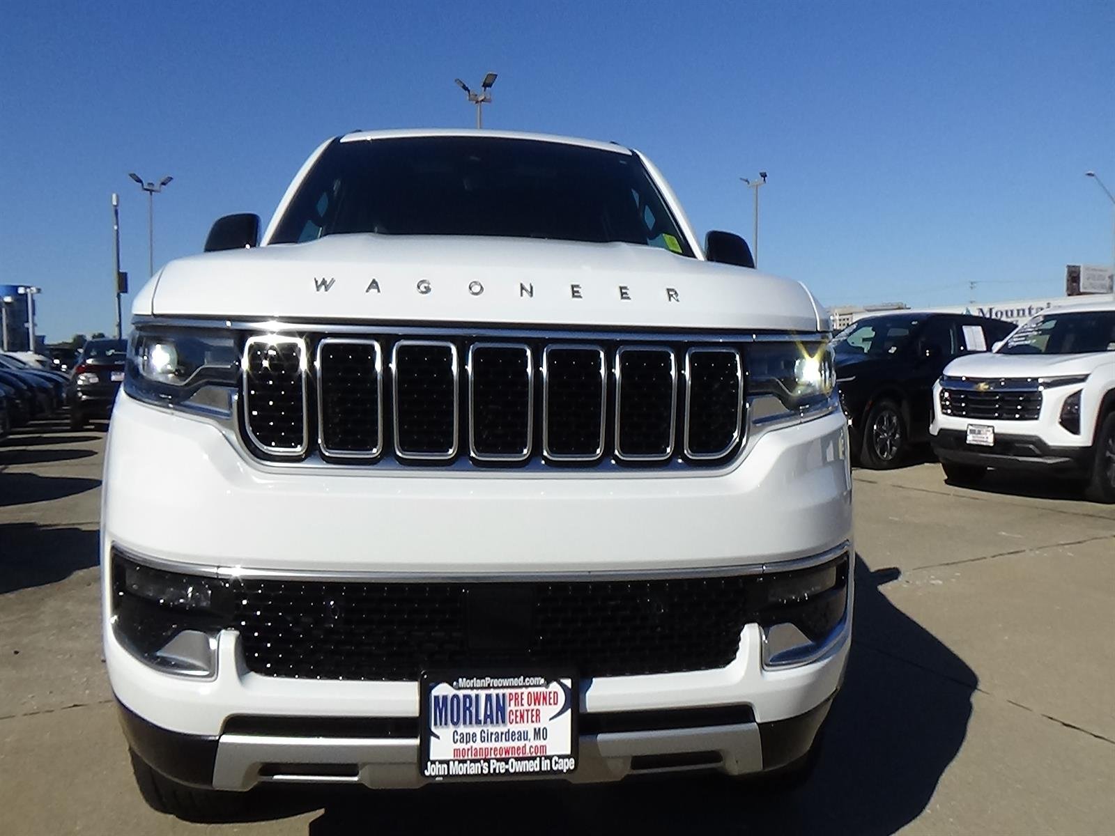 Used 2023 Bright White Clear Coat (pw7) Jeep Series II image 4