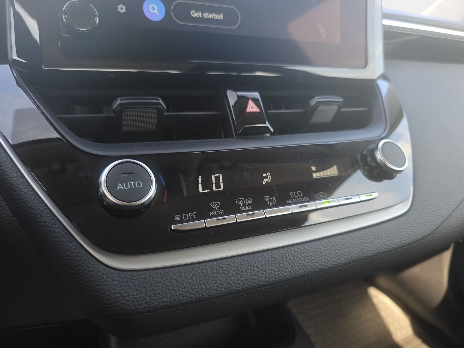 2026 Toyota Corolla LE - Photo 23