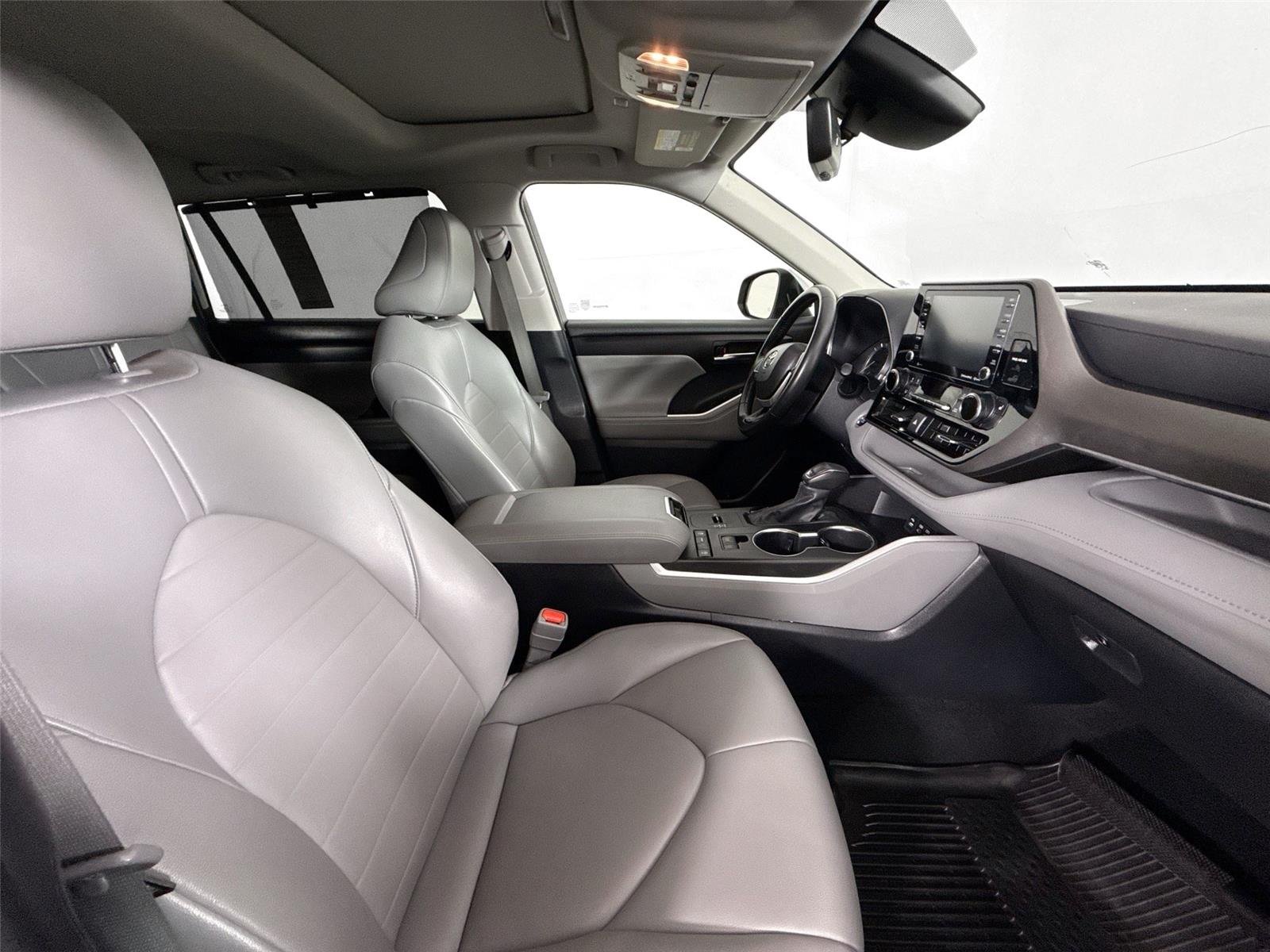 Used 2022 Celestial Silver Metallic Toyota XLE image 39