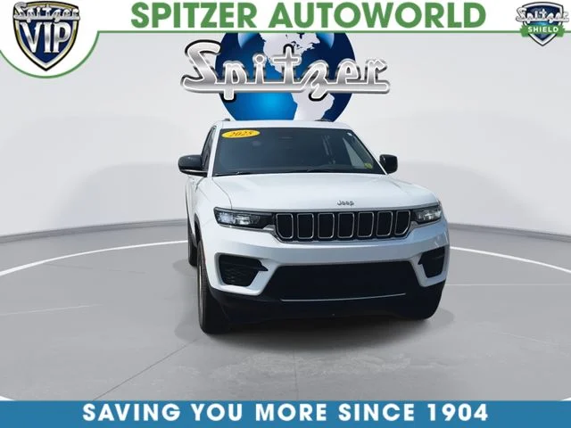 Used 2025 White Jeep Laredo X image 3