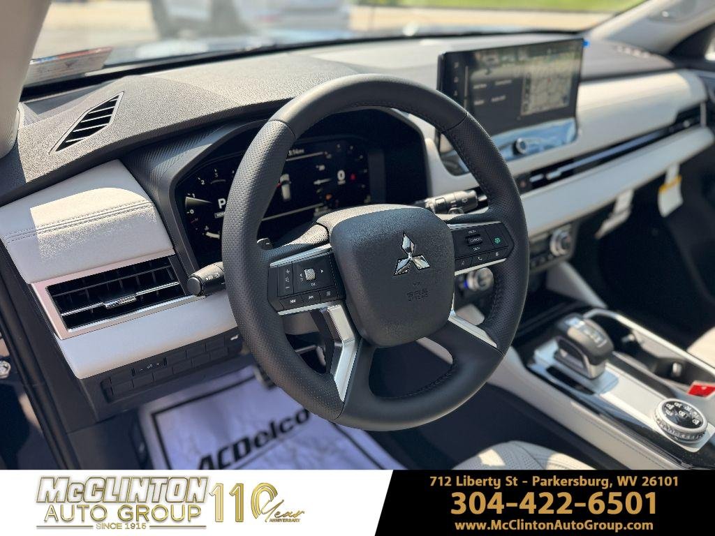 2025 Mitsubishi Outlander SEL - Photo 17