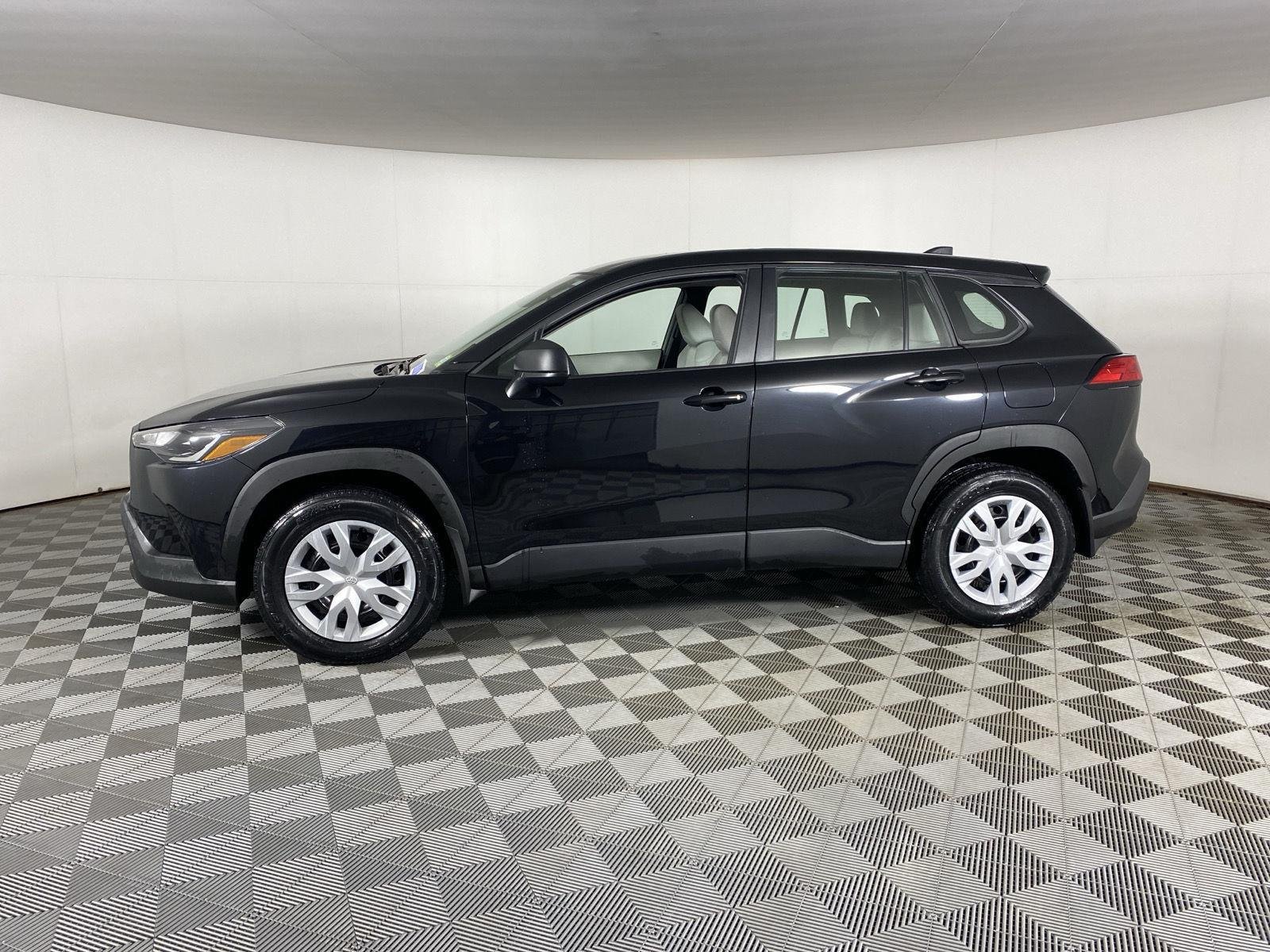 Used 2023 Jet Black Toyota L image 7