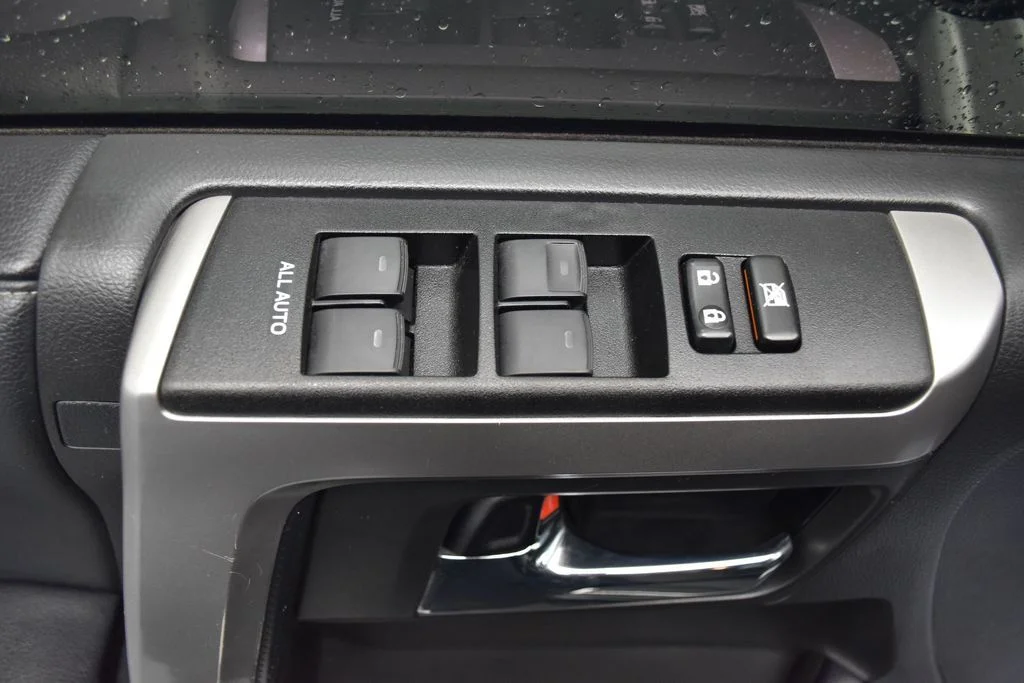 Used 2020 Silver Toyota SR5 image 21