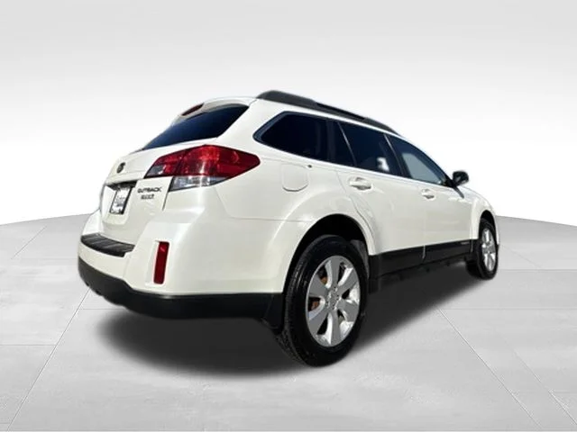 Used 2010 White Subaru 2.5i Premium image 7