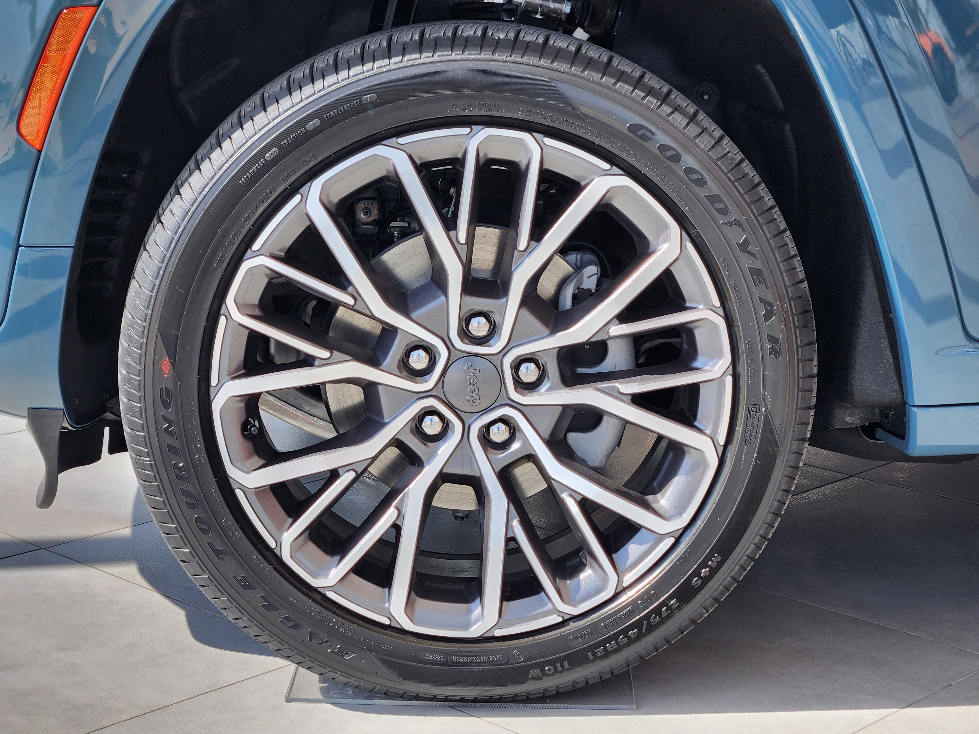 New 2026 Steel Blue Exterior Paint Jeep Summit image 10