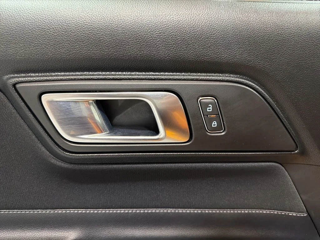 Used 2022 Orange Ford GT image 28