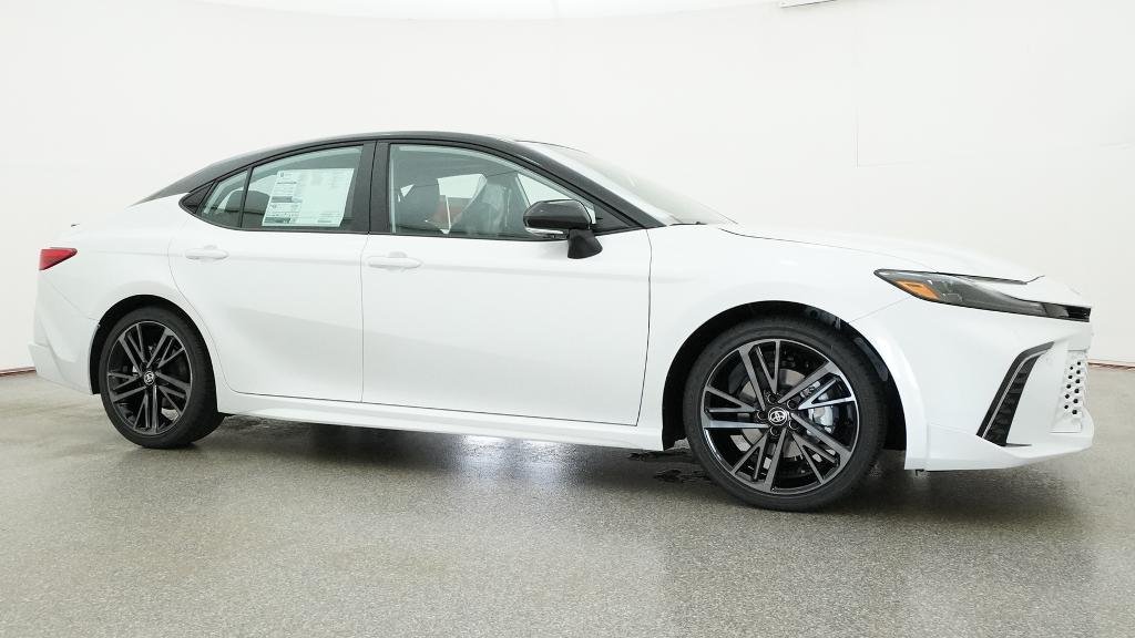 New 2026 Wind Chill Pearl with Midnight Black Metallic roof Toyota XSE image 22