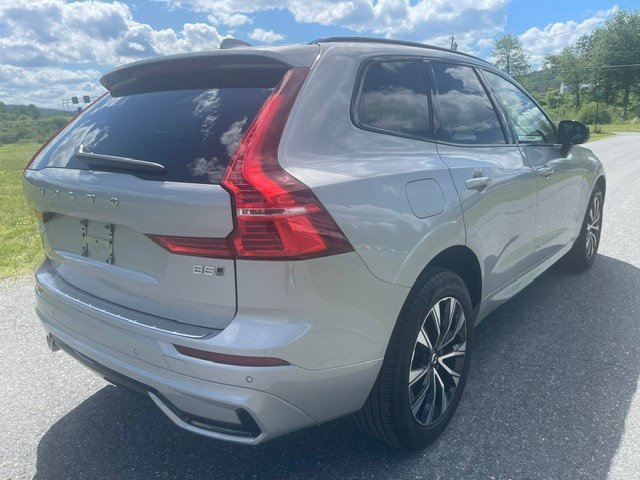 Used 2024 Silver Volvo Core Dark Theme image 3