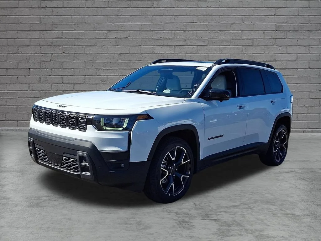New 2026 Bright White Clearcoat Jeep Overland image 4