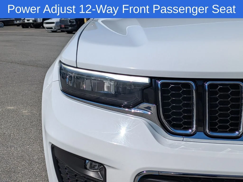 Used 2022 White Jeep Overland 4xe image 10