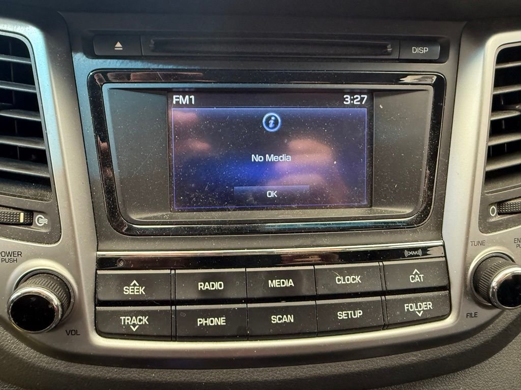 Used 2016 Caribbean Blue Hyundai SE image 26