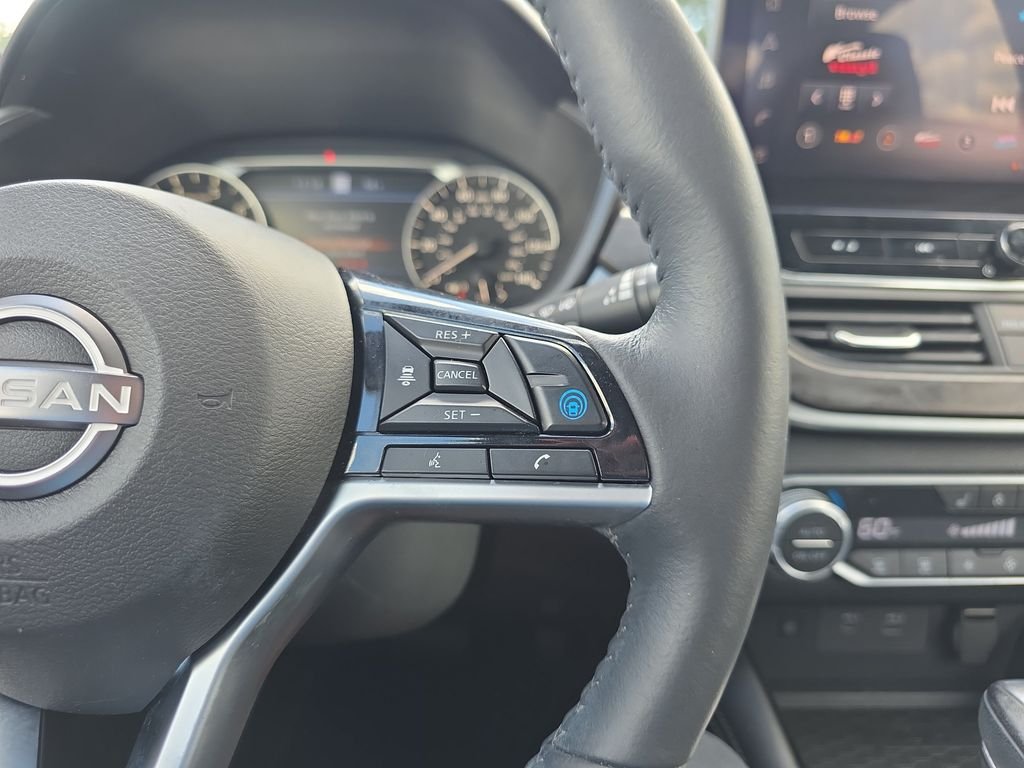 Used 2024 Pearl White Tricoat Nissan 2.5 SL image 18