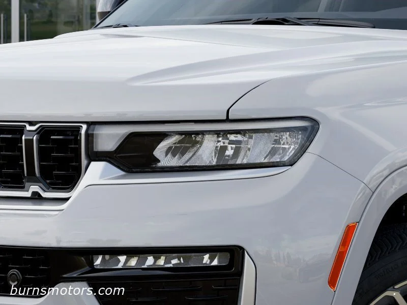 New 2026 Bright White Clear-Coat Exterior Paint Jeep Summit image 10
