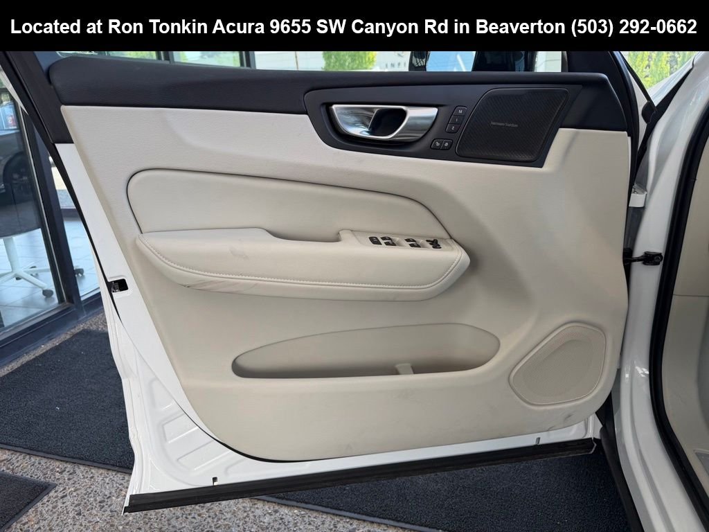 Used 2026 Crystal White Volvo T8 Ultra image 10