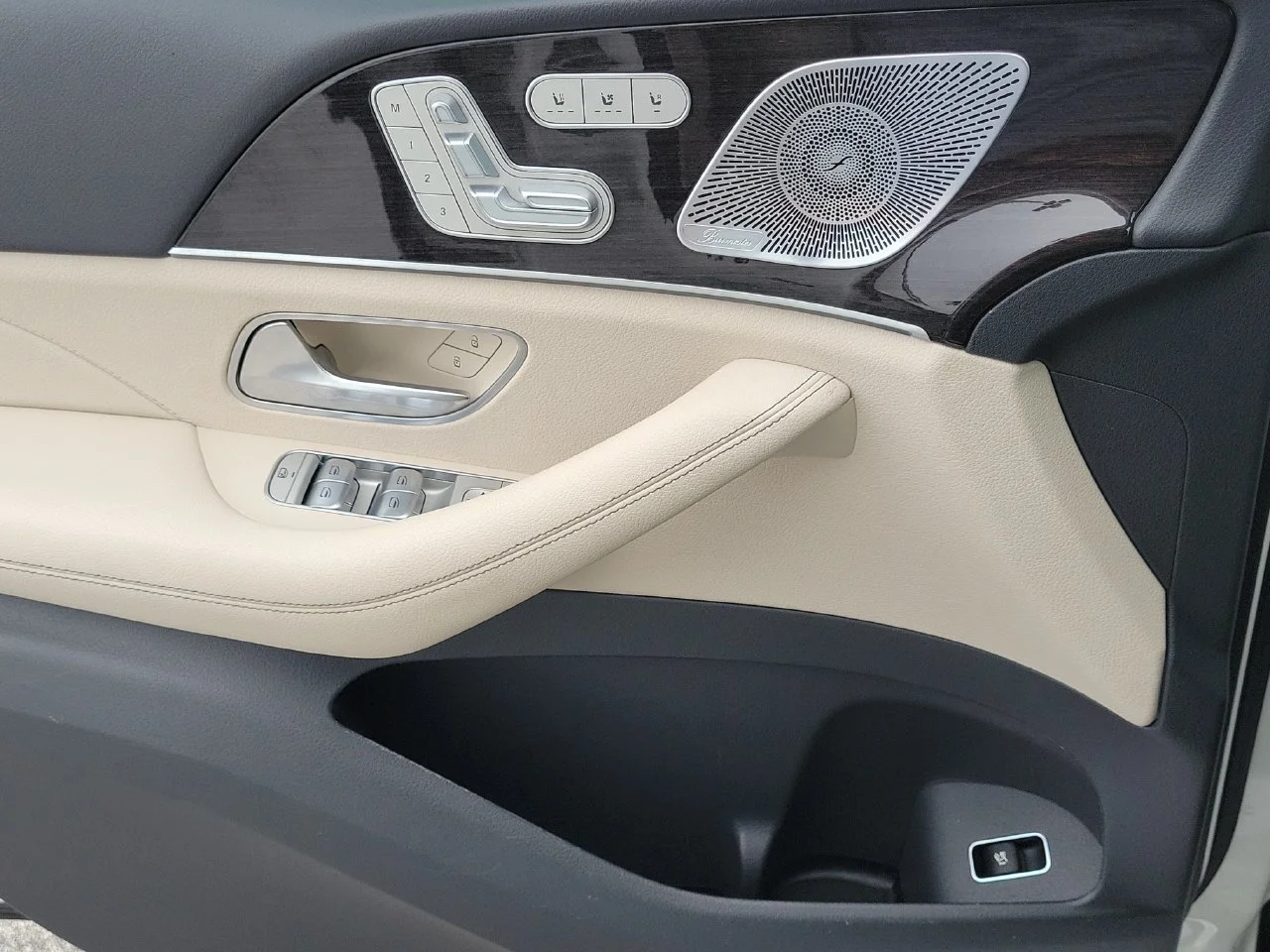 Used 2020 White Mercedes-Benz GLE 350 image 23