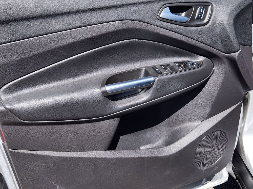 Used 2018 Silver Ford SE image 14