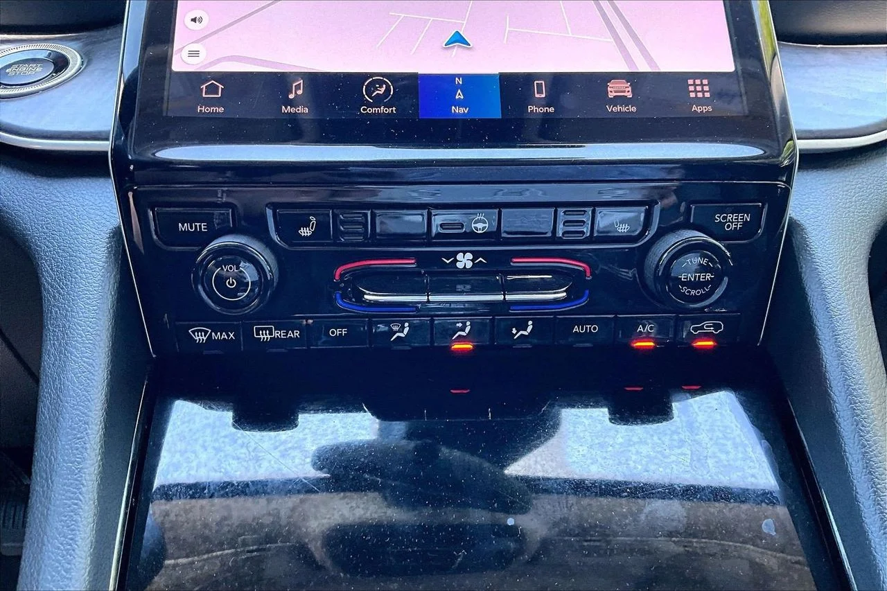 Used 2022 Gray Jeep Limited image 18