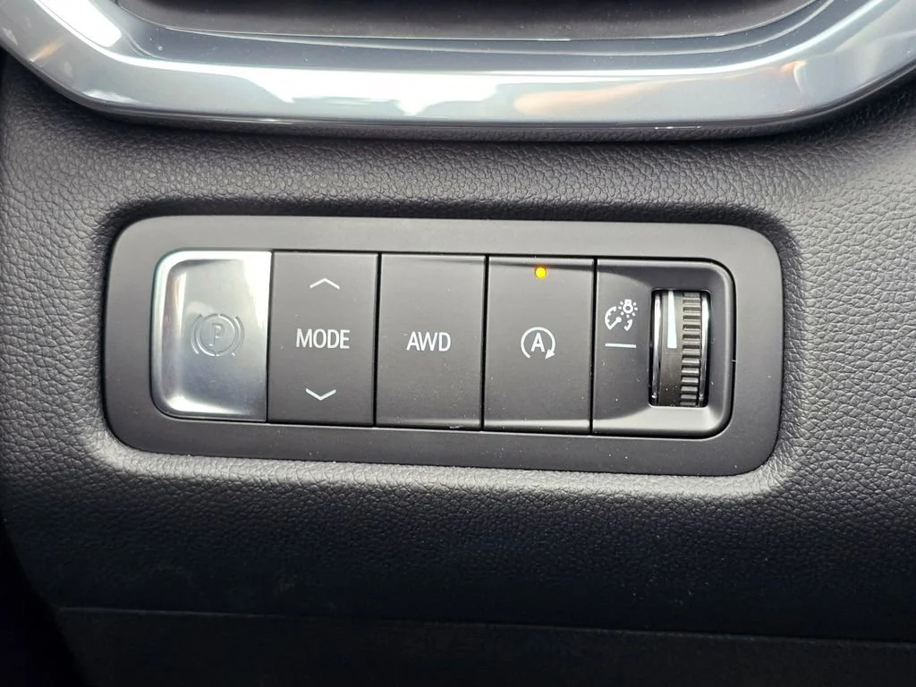 2026 GMC Acadia Denali - Photo 18