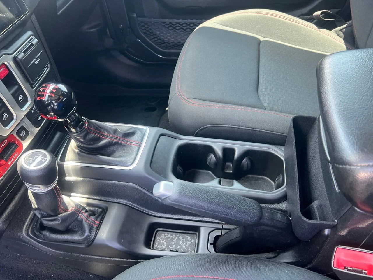 Used 2019 Gray Jeep Rubicon image 29