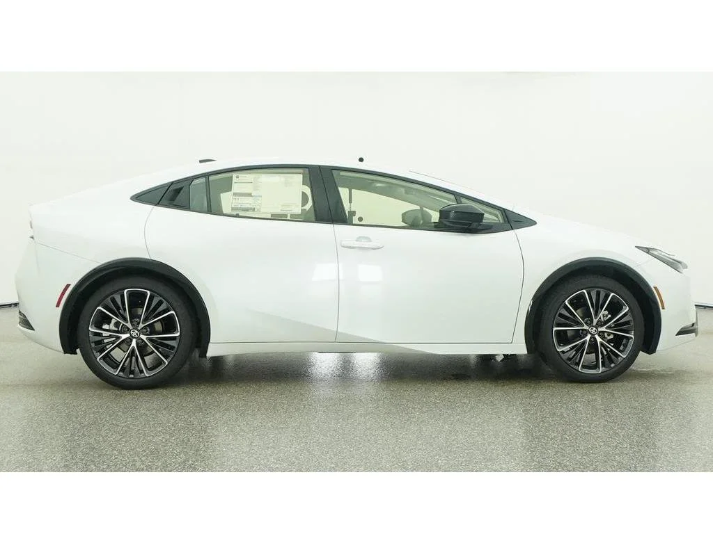 New 2027 Wind Chill Pearl Toyota XLE image 27