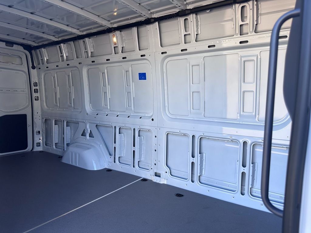 New 2026 Arctic White Mercedes-Benz Cargo 170 WB image 26