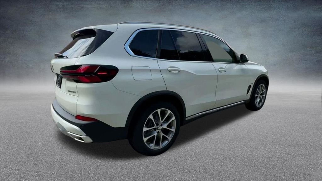 Used 2024 White BMW xDrive40i image 25