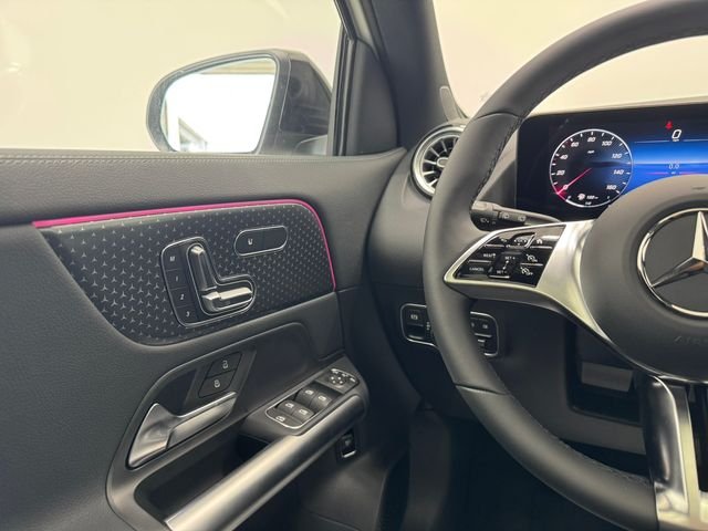 New 2026 Polar White Mercedes-Benz GLA 250 image 23