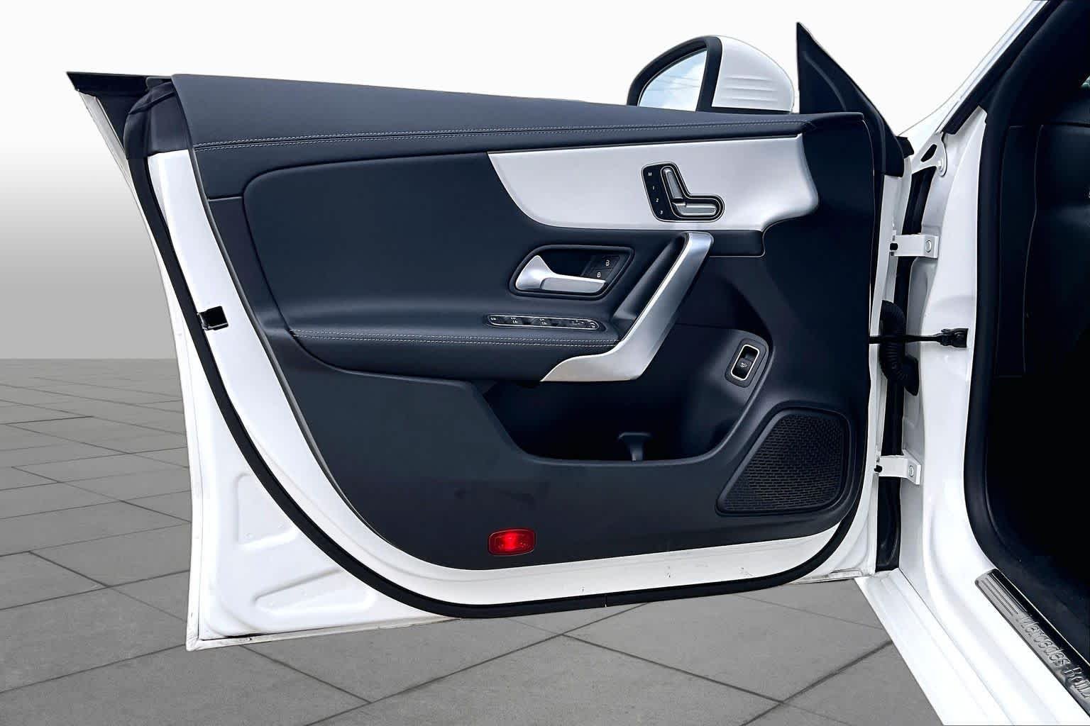 Used 2025 Polar White Mercedes-Benz CLA 250 image 22