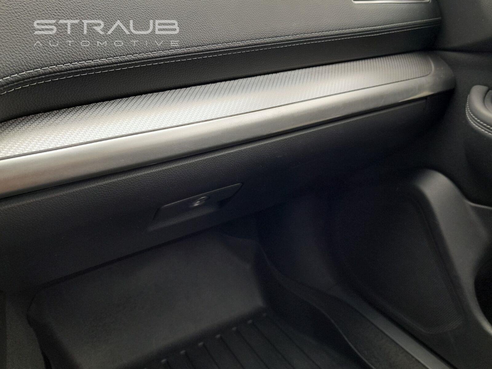 Used 2018 Crystal Black Silica Subaru Premium image 33