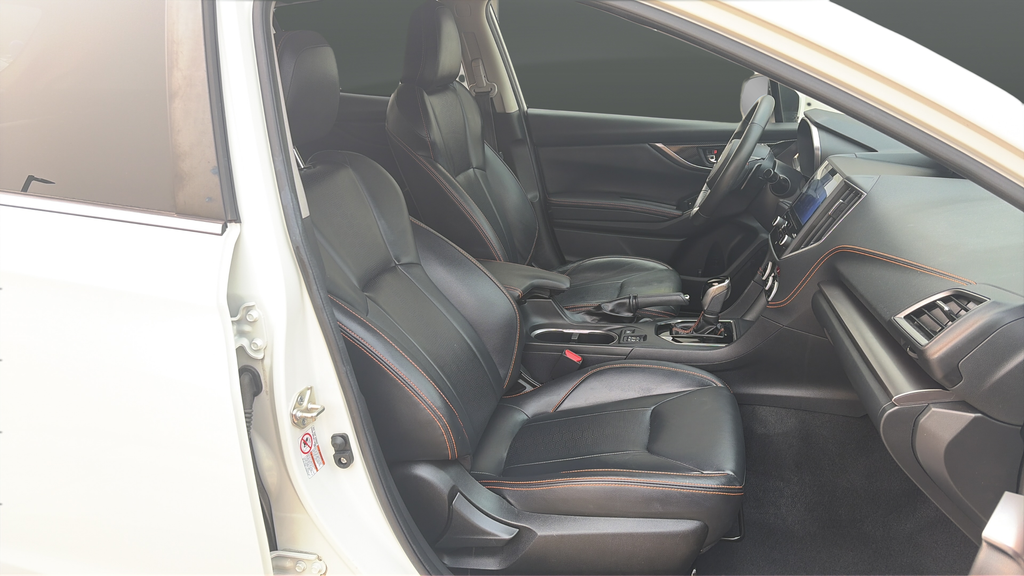 Used 2020 Crystal White Pearl Subaru Limited image 23