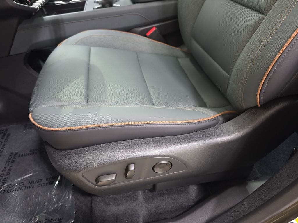 Used 2025 Brown GMC AT4 image 29